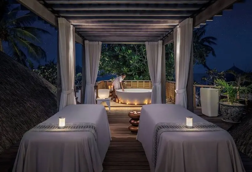 Four Seasons Resort Maldives At Kuda Huraa
