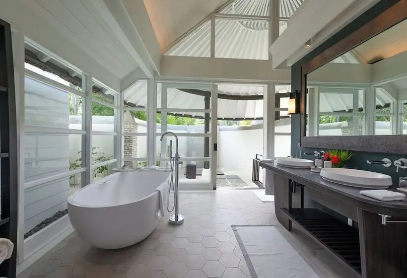 Four Seasons Resort Maldives At Kuda Huraa