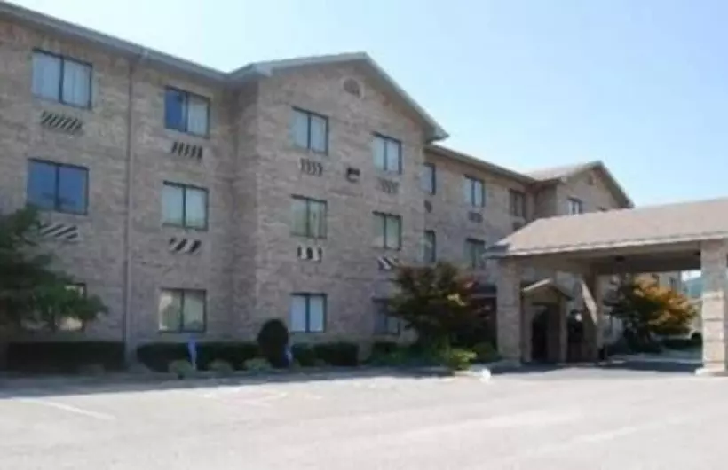 Hotel Brookshire Inn & Suites