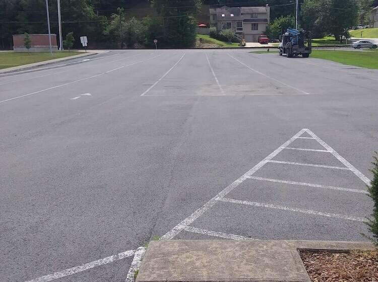 בית מלון כפרי Brookshire Inn & Suites