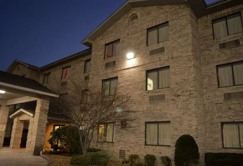 Hotel Brookshire Inn & Suites