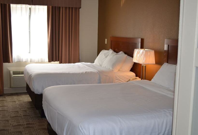 בית מלון כפרי Brookshire Inn & Suites