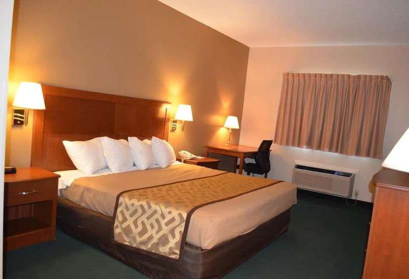 בית מלון כפרי Brookshire Inn & Suites