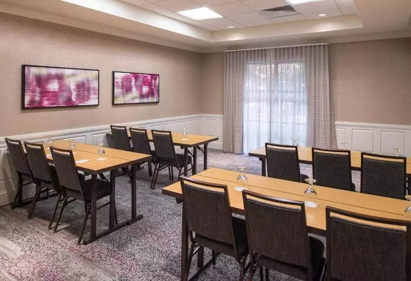 Отель Courtyard Clemson