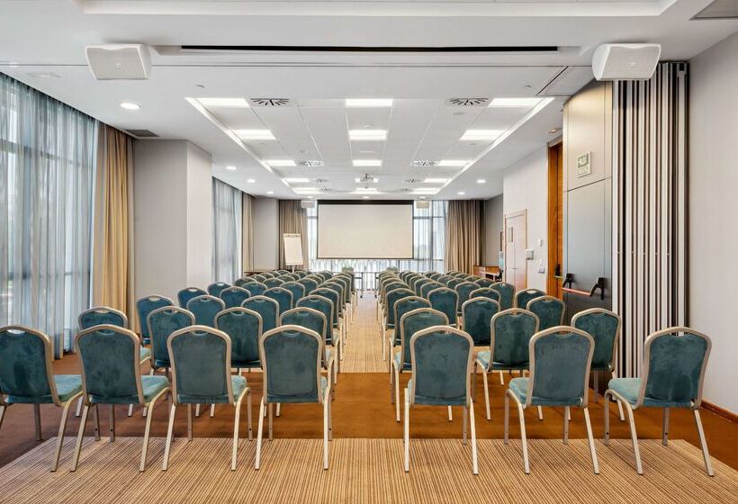 هتل Hilton Garden Inn Sevilla