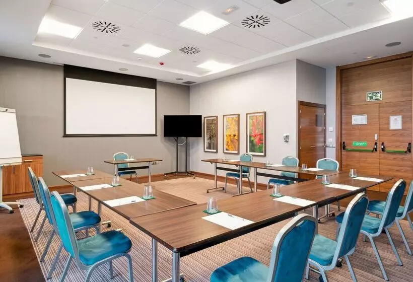 هتل Hilton Garden Inn Sevilla