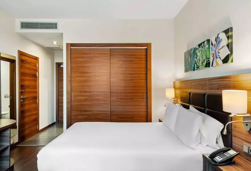 هتل Hilton Garden Inn Sevilla