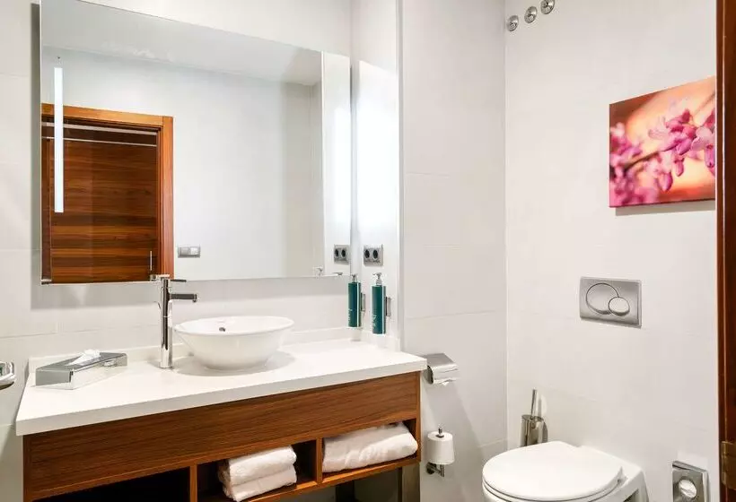 هتل Hilton Garden Inn Sevilla