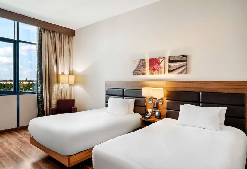 هتل Hilton Garden Inn Sevilla