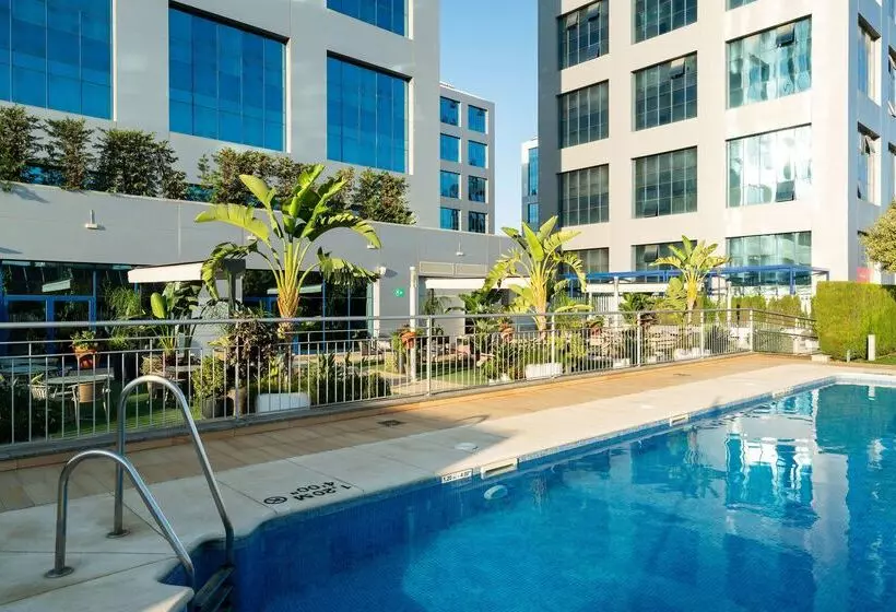 هتل Hilton Garden Inn Sevilla