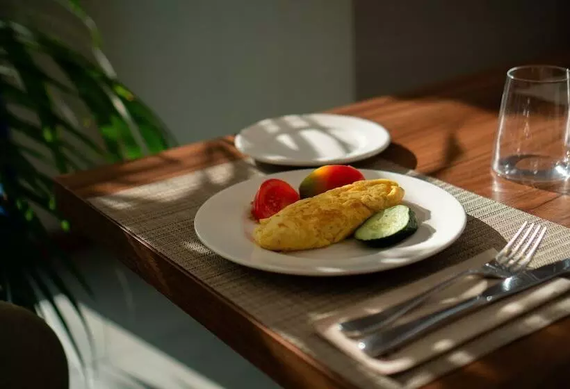 هتل Hilton Garden Inn Sevilla