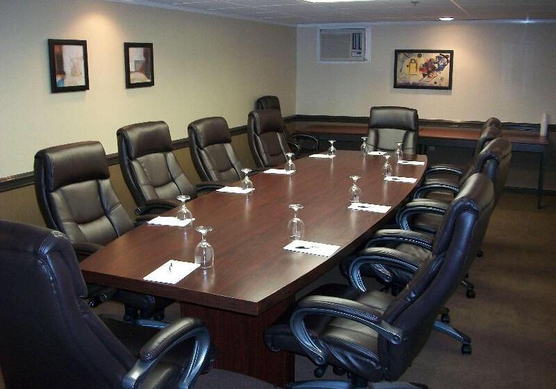 בית מלון כפרי Park Inn By Radisson Sharon