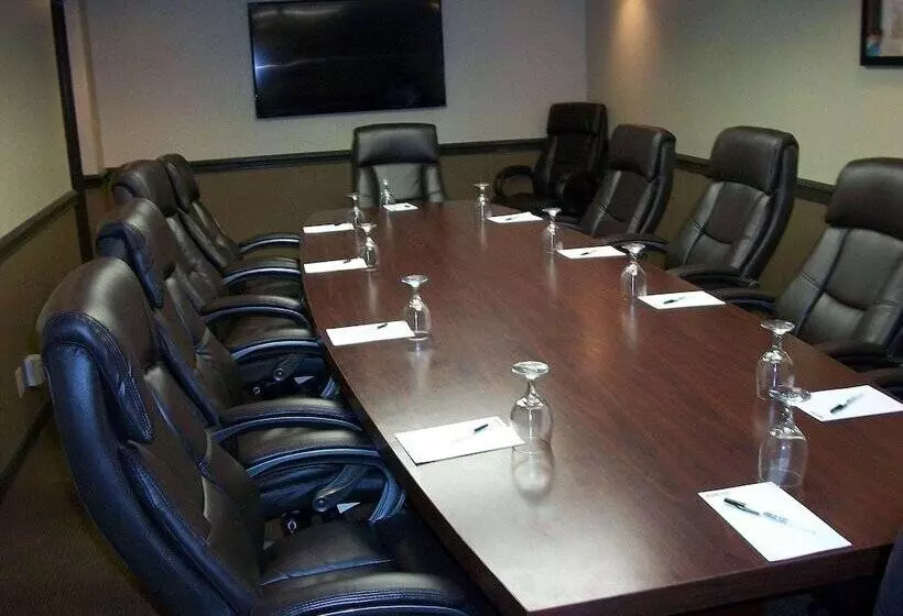 酒店 Park Inn By Radisson Sharon