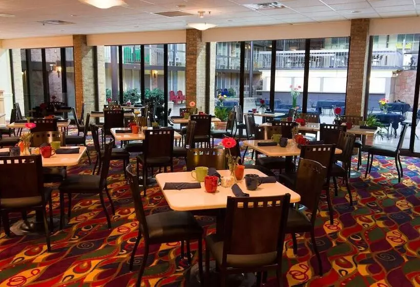 酒店 Park Inn By Radisson Sharon