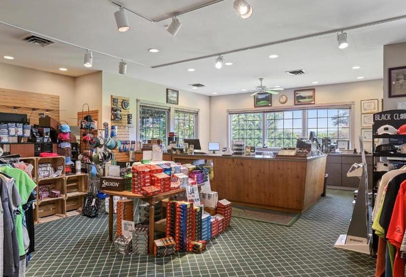 Отель Penn National Inn