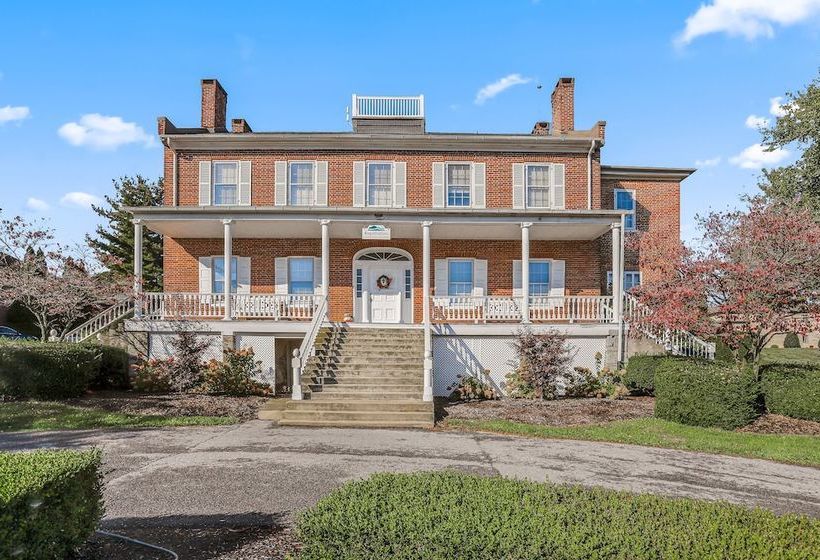 Отель Penn National Inn