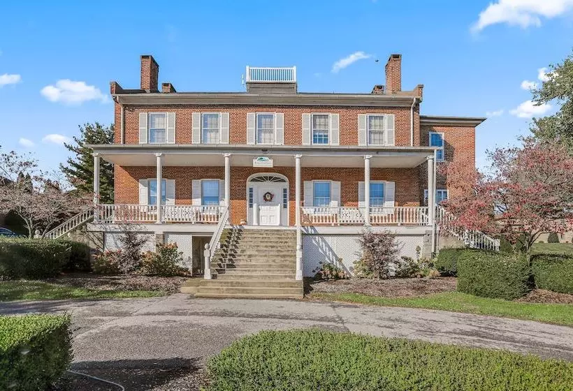 酒店 Penn National Inn