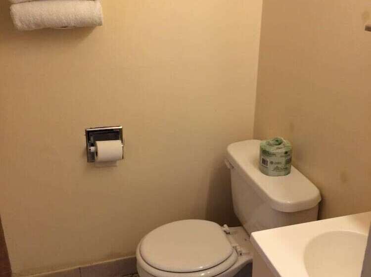 Отель Relax Inn At Ashland