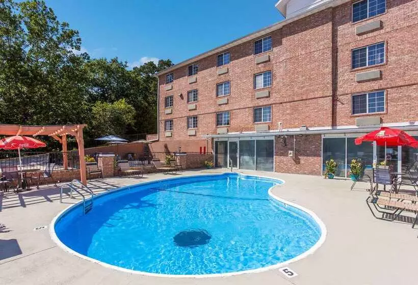 Hotelli Rodeway Inn Branson, Brick House