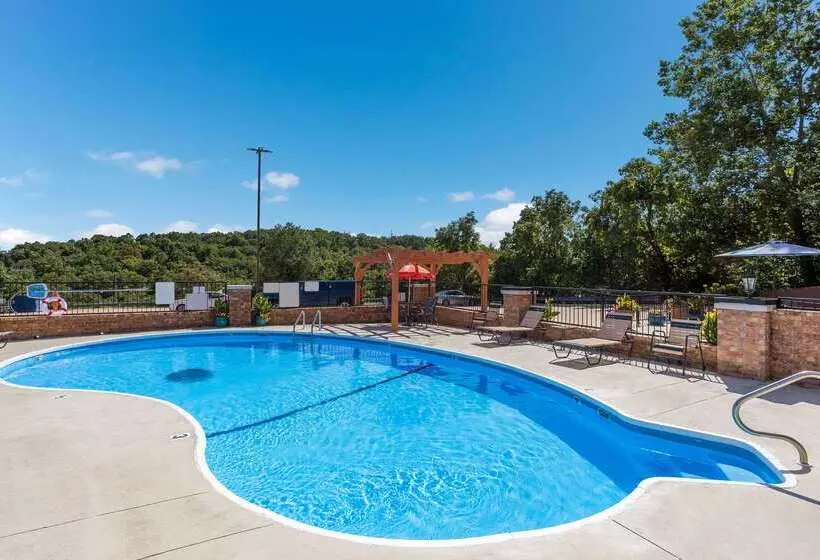 Hotelli Rodeway Inn Branson, Brick House