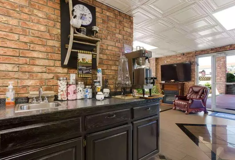 Hotelli Rodeway Inn Branson, Brick House