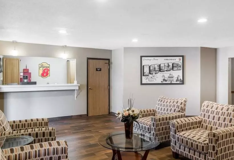 Hotelli Super 8 By Wyndham Urbandale/des Moines Area