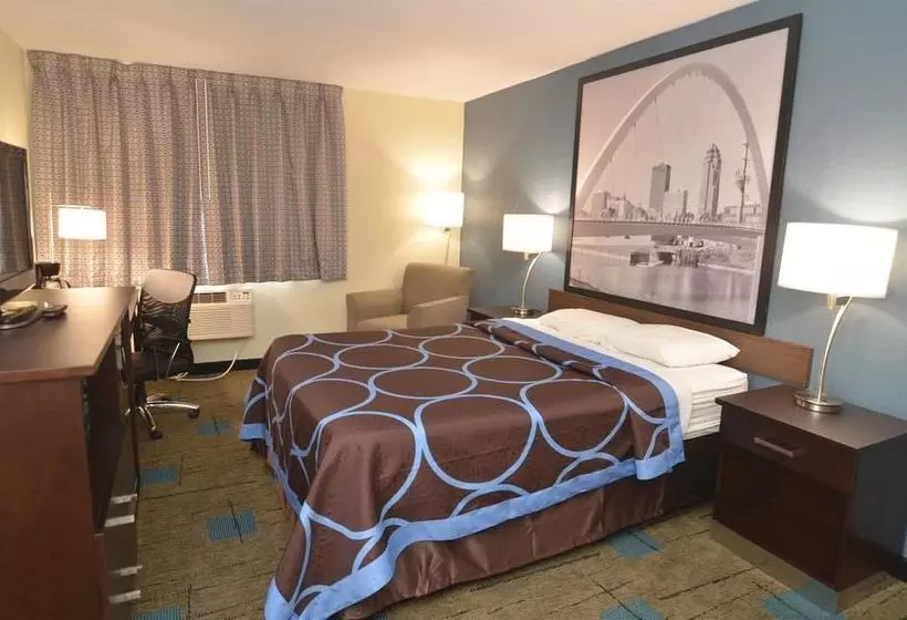 Hotelli Super 8 By Wyndham Urbandale/des Moines Area