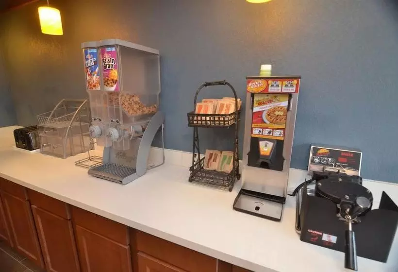 Hotelli Super 8 By Wyndham Urbandale/des Moines Area