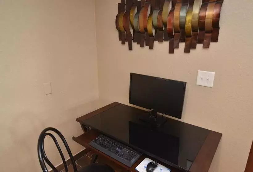 Hotelli Super 8 By Wyndham Urbandale/des Moines Area