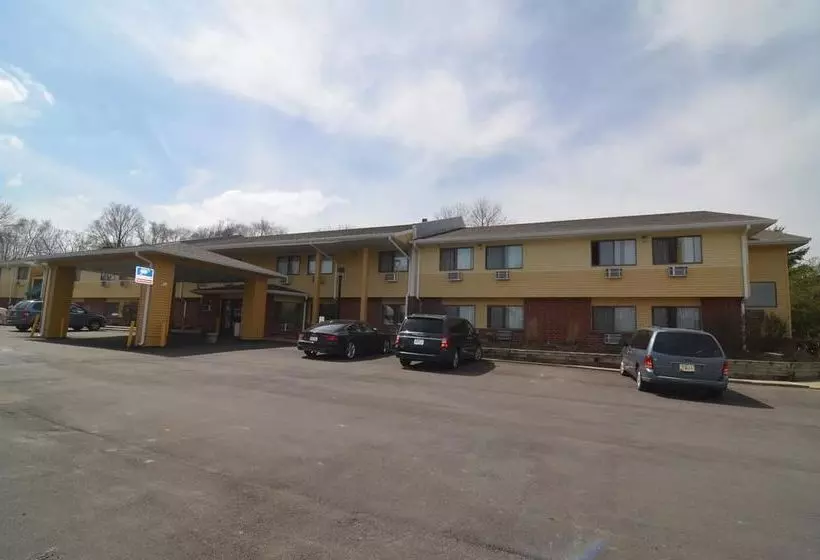 Hotelli Super 8 By Wyndham Urbandale/des Moines Area