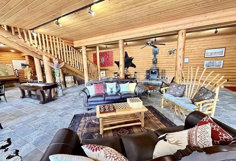 Отель The Lodge At Lolo Hot Springs