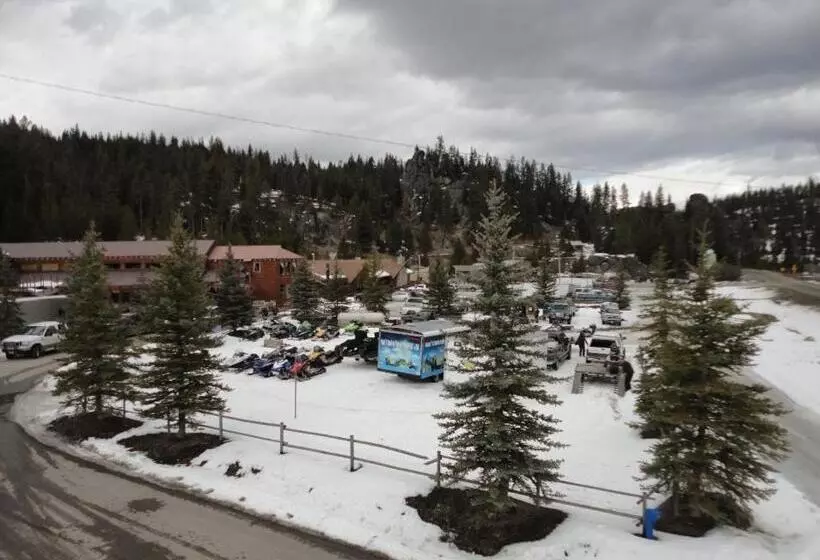 Отель The Lodge At Lolo Hot Springs