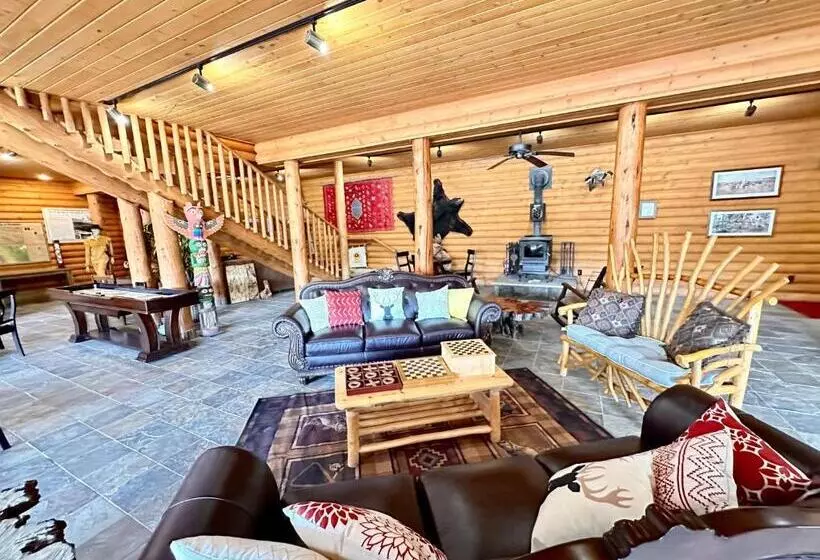 Отель The Lodge At Lolo Hot Springs