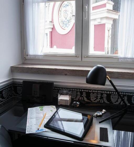 تختخواب و صبحانه Teatro Boutique Rooms & Suites