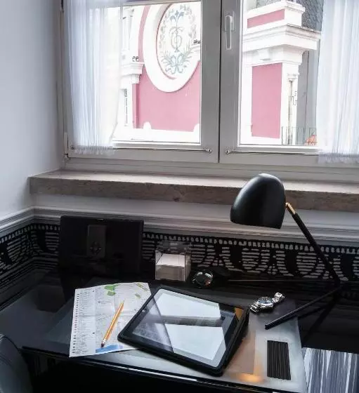 تختخواب و صبحانه Teatro Boutique Rooms & Suites