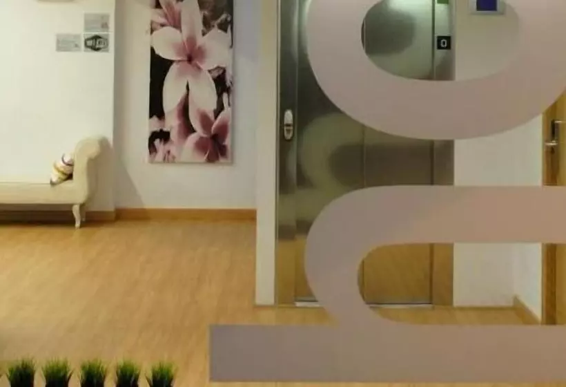 ホテル Centro Vitoria Autocheckin