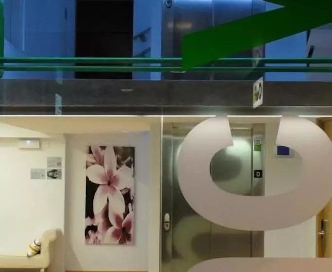 호텔 Centro Vitoria Autocheckin