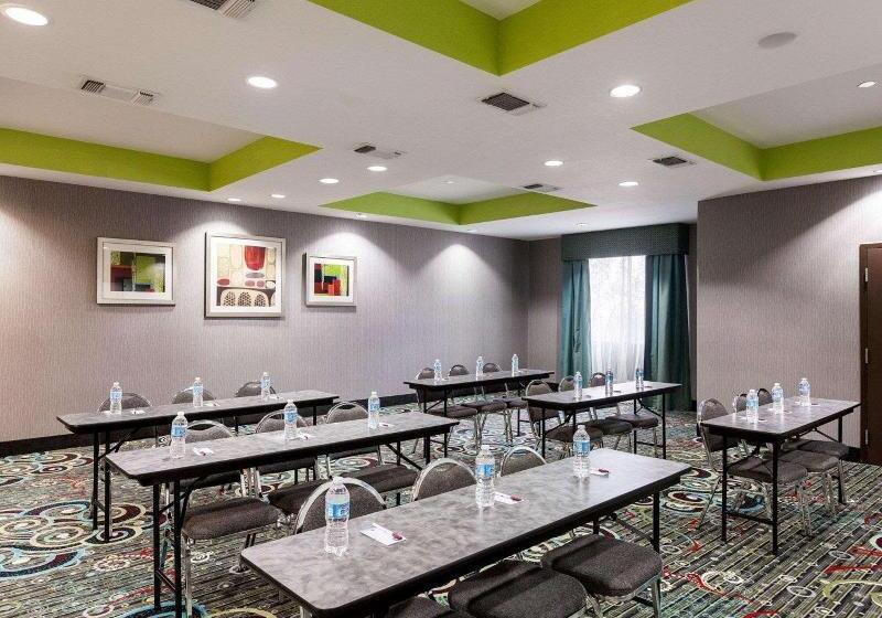 Отель Comfort Suites Greenville