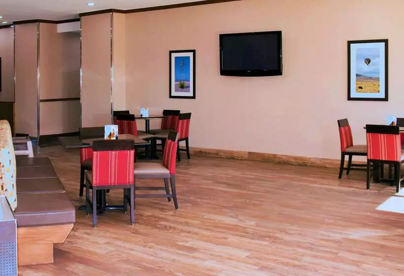 ホテル Comfort Suites