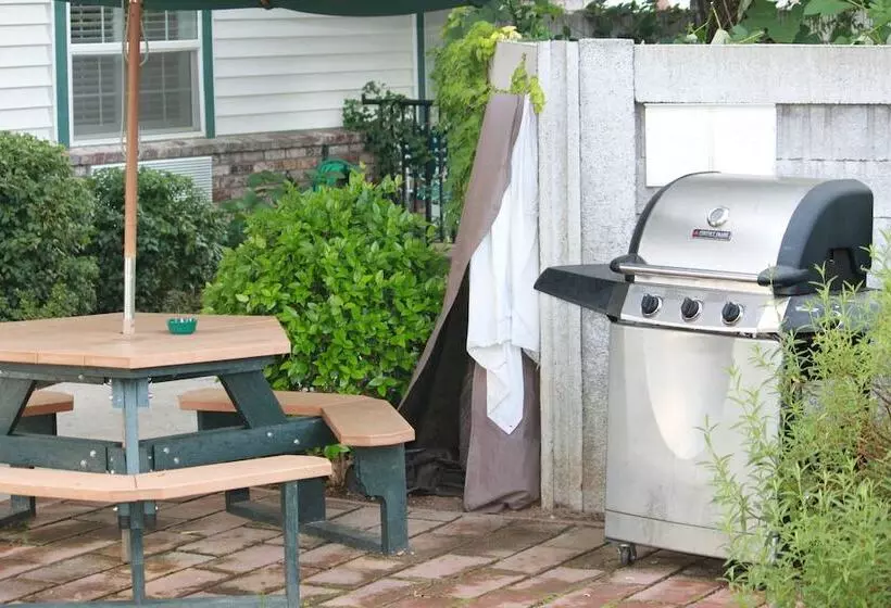 בית מלון כפרי Grass Valley Courtyard Suites