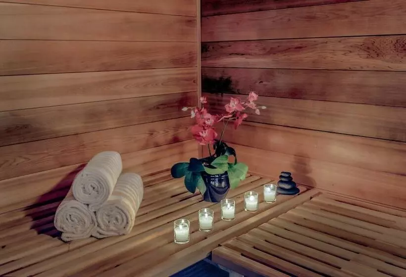 בית מלון כפרי Grass Valley Courtyard Suites