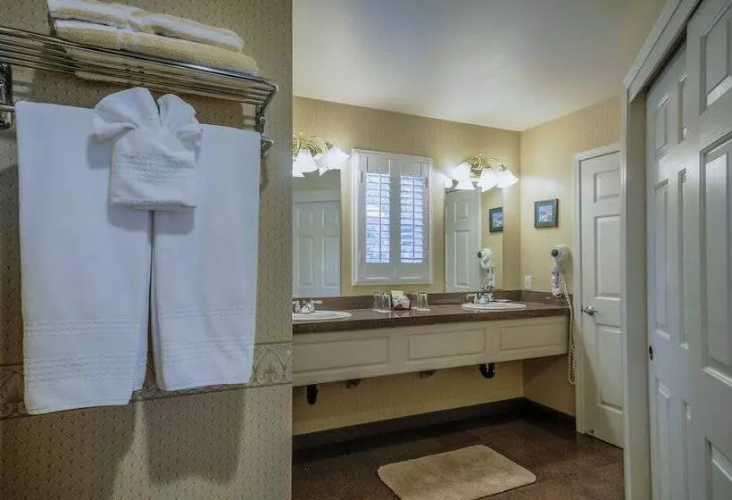 בית מלון כפרי Grass Valley Courtyard Suites