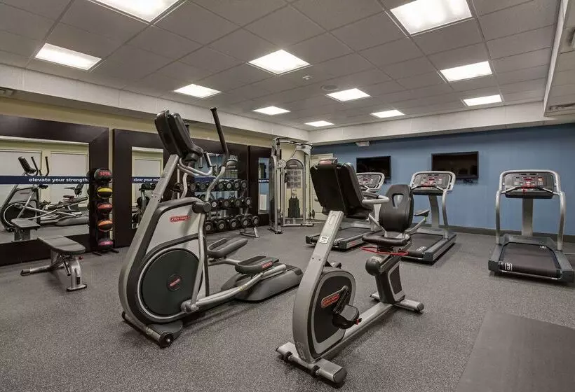 호텔 Hampton Inn Statesboro