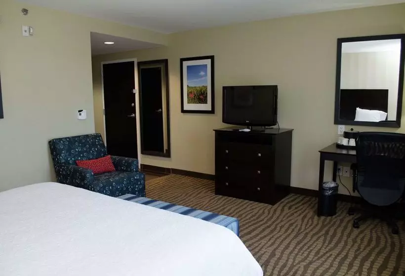 Отель Hampton Inn Thomson
