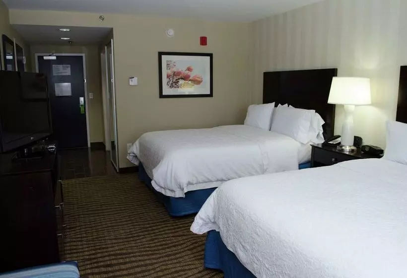 Отель Hampton Inn Thomson