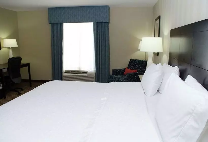 Отель Hampton Inn Thomson