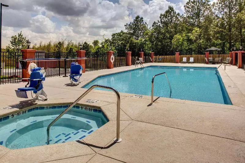 Отель Hampton Inn Thomson