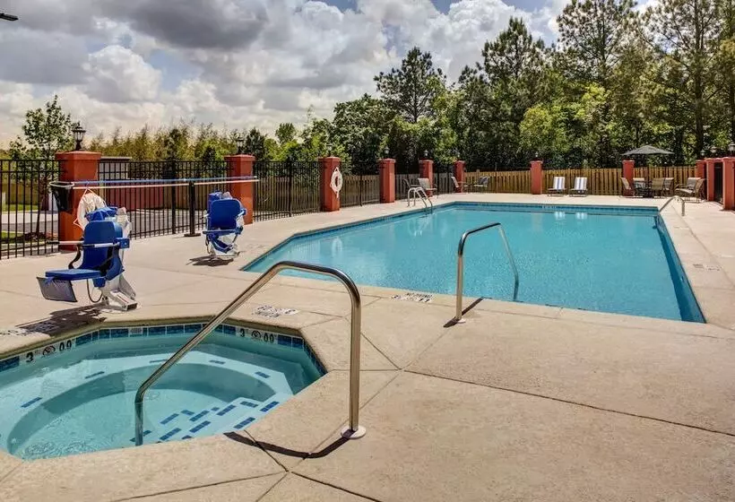 Отель Hampton Inn Thomson