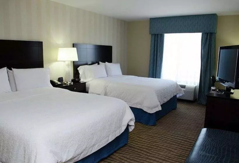 Отель Hampton Inn Thomson