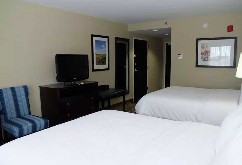 Отель Hampton Inn Thomson